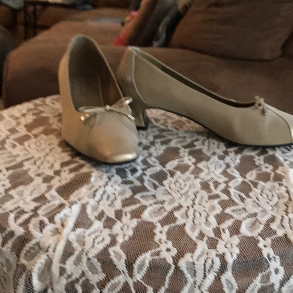 Shoes - Picture 2 of 2